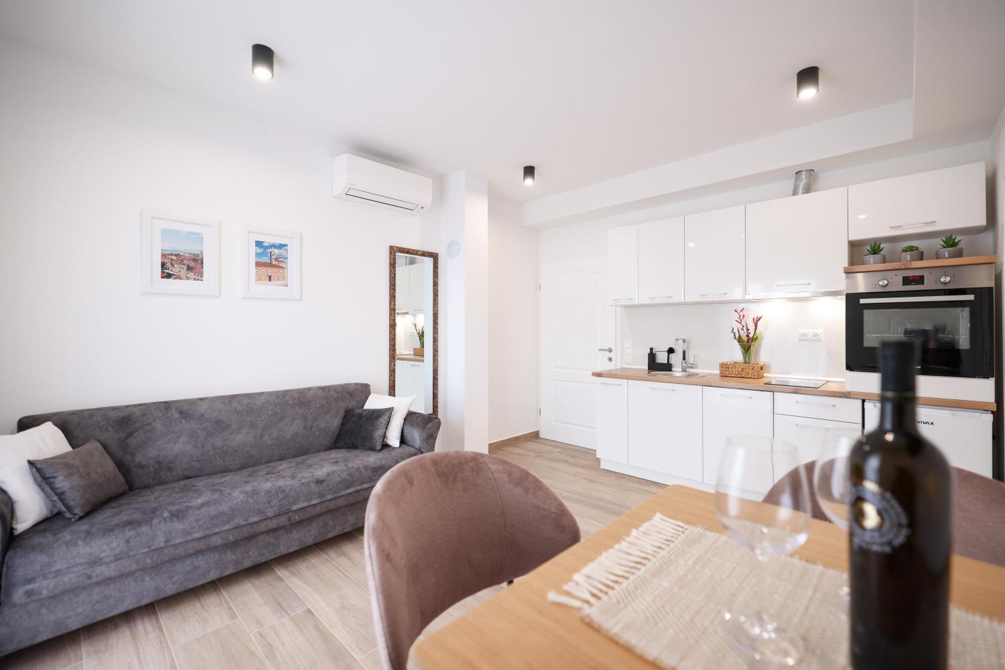 Duo Soles - Apartments With Private Parking Near Zadar Murvica  Bagian luar foto