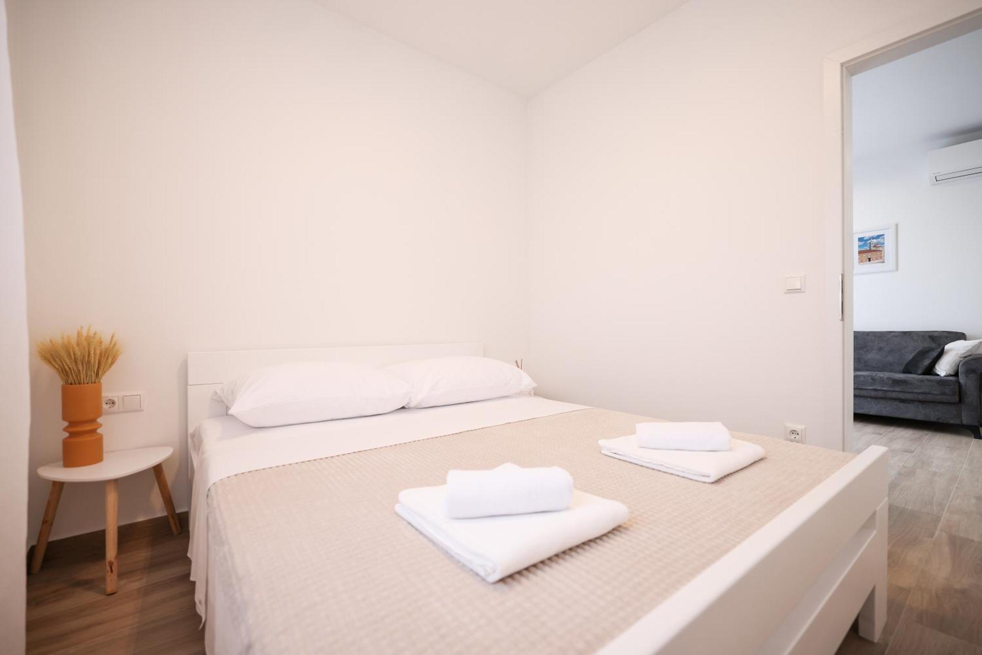 Duo Soles - Apartments With Private Parking Near Zadar Murvica  Bagian luar foto