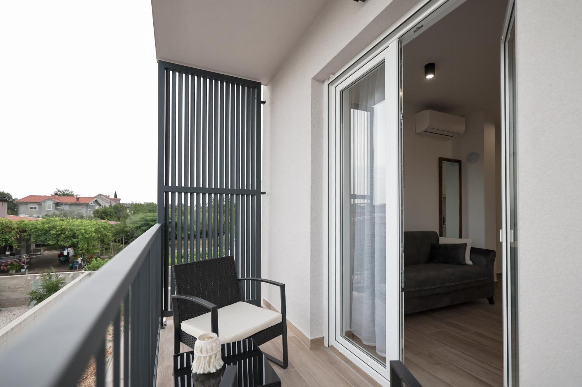 Duo Soles - Apartments With Private Parking Near Zadar Murvica  Bagian luar foto