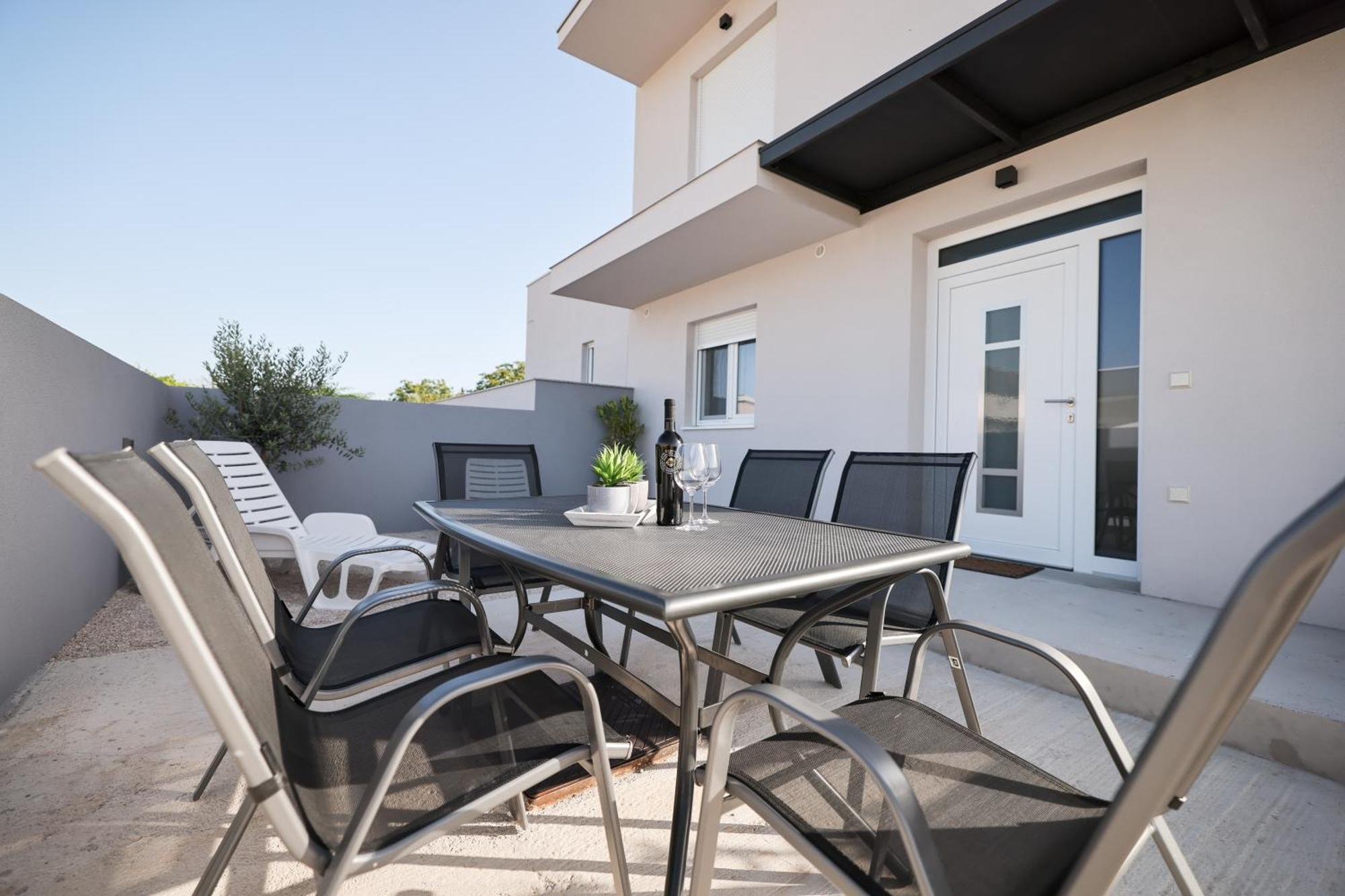 Duo Soles - Apartments With Private Parking Near Zadar Murvica  Bagian luar foto