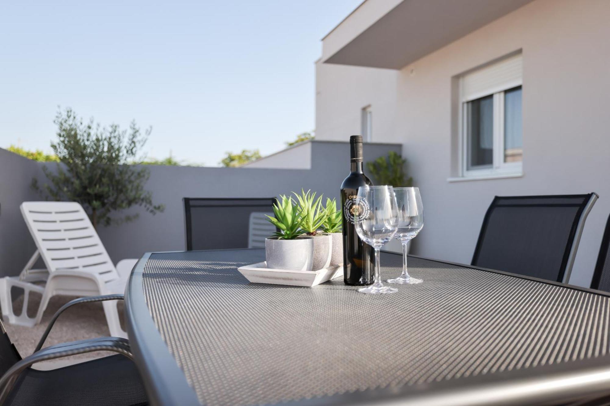 Duo Soles - Apartments With Private Parking Near Zadar Murvica  Bagian luar foto