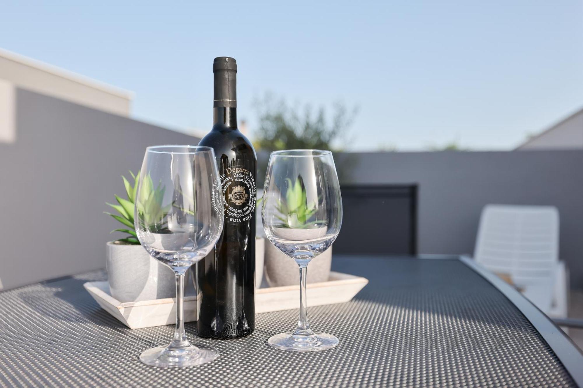 Duo Soles - Apartments With Private Parking Near Zadar Murvica  Bagian luar foto