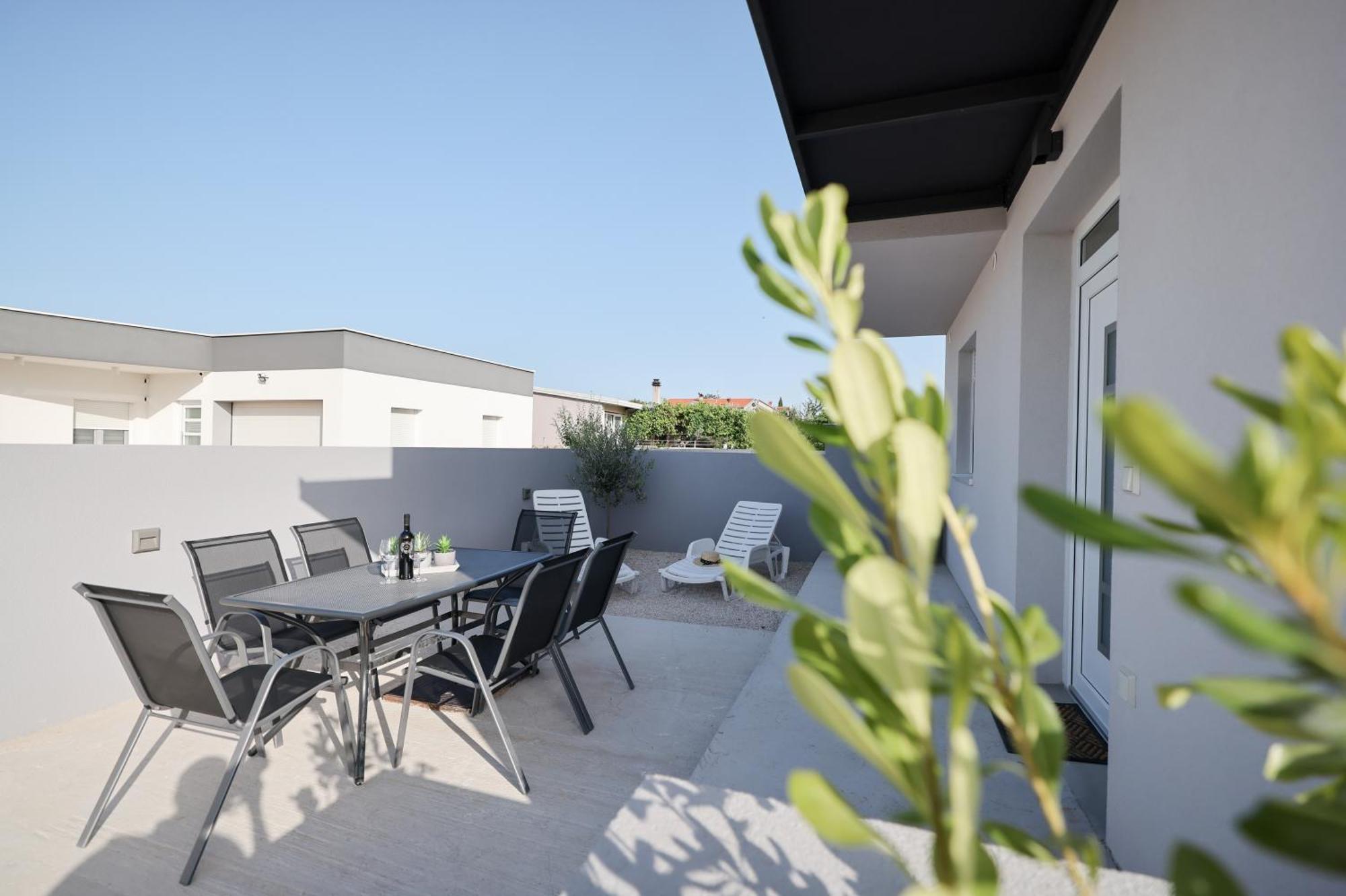 Duo Soles - Apartments With Private Parking Near Zadar Murvica  Bagian luar foto